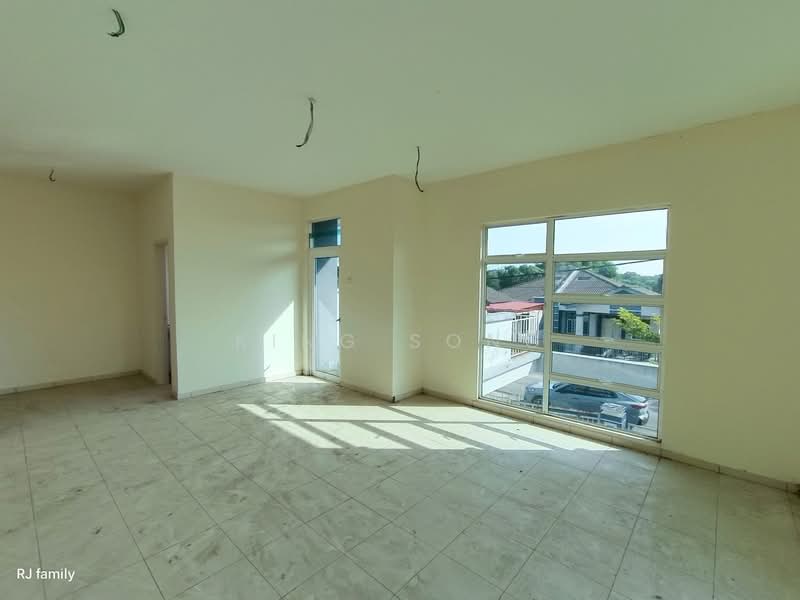 Rumah Teres 2 Tingkat untuk Dijual di Taman Bukit Katil Damai (Bukit Katil) - King Song - Living Room - PropertyGuru.com.my