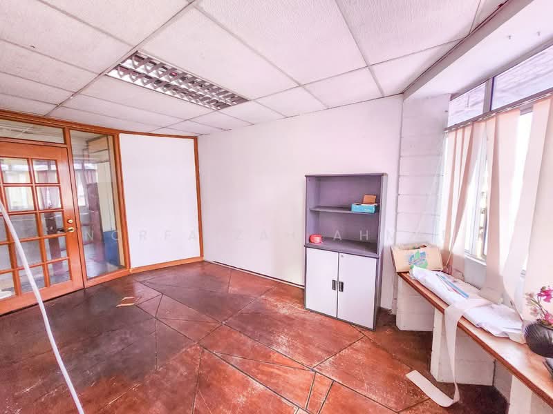 Shop / Office for Rent in Seksyen 8 (Shah Alam) - Norfaizah Ahmad - Interior - PropertyGuru.com.my