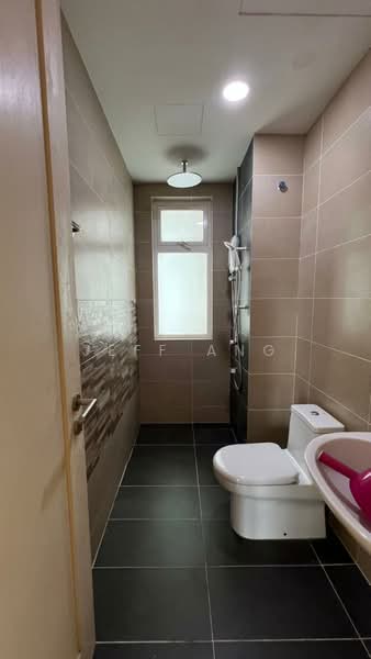 Service Residence for Sale at TriTower Residence @ Johor Bahru Sentral - Jeff Ang - Bathroom - PropertyGuru.com.my