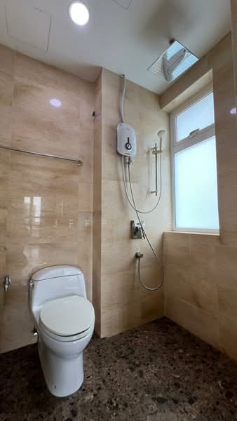 Service Residence for Sale at TriTower Residence @ Johor Bahru Sentral - Jeff Ang - Bathroom - PropertyGuru.com.my