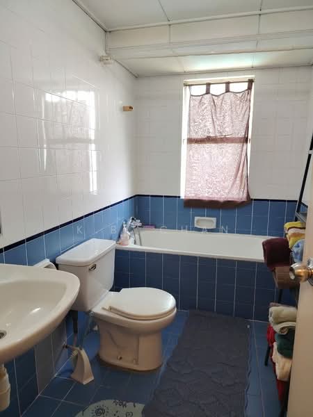 Kondominium untuk Dijual di Seri Hijauan - K.B. Chan - Bathroom - PropertyGuru.com.my