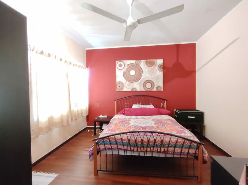 Kondominium untuk Dijual di Seri Hijauan - K.B. Chan - Bedroom - PropertyGuru.com.my