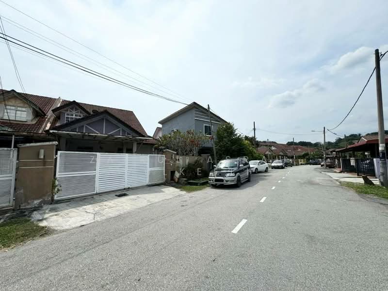 Semi-Detached House for Sale in Kajang (Selangor) - Zairul Asrah Zulkefli - Exterior - PropertyGuru.com.my