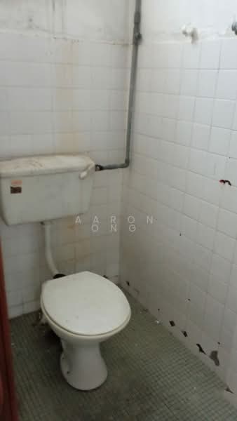 Flat for Rent at Seksyen 1 Wangsa Maju Flat Block D - Aaron Ong - Bathroom - PropertyGuru.com.my