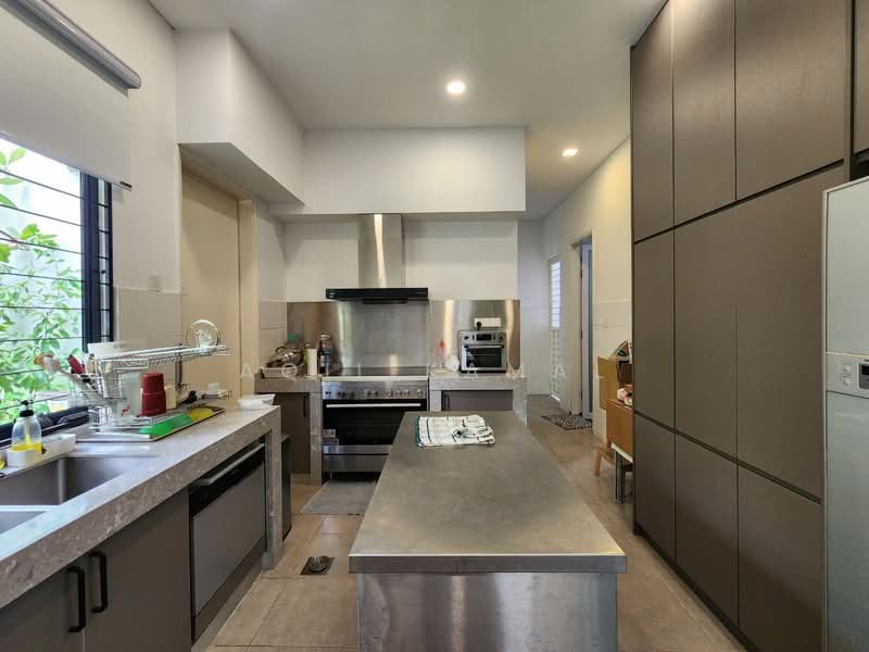 Semi-Detached House for Sale in Bukit Jelutong (Shah Alam) - Aqil Kamal - Kitchen - PropertyGuru.com.my