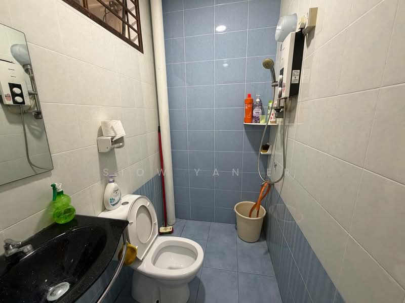 Semi-Detached House for Sale in Taman Megah Ria (Masai) - Siow Yan Er - Bathroom - PropertyGuru.com.my