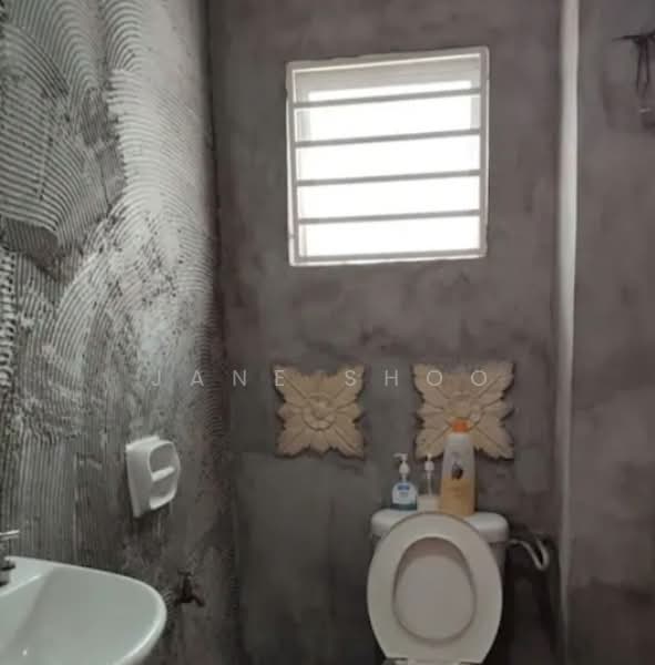 Semi-Detached House for Sale in Seri Kembangan (Selangor) - Jane Shoo - Bathroom - PropertyGuru.com.my