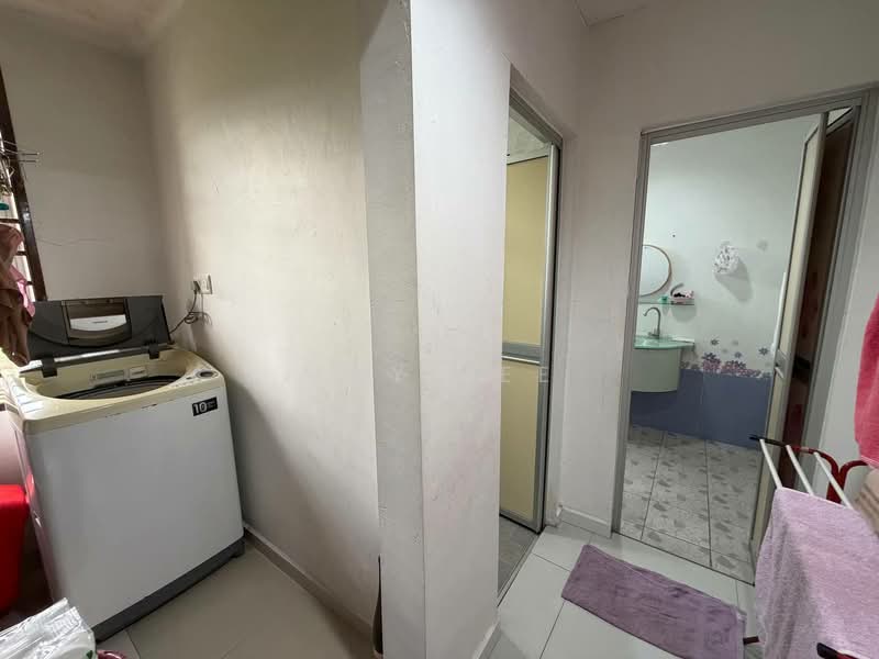 Semi-Detached House for Sale in Taman Megah Ria (Masai) - May Lee - Bathroom - PropertyGuru.com.my