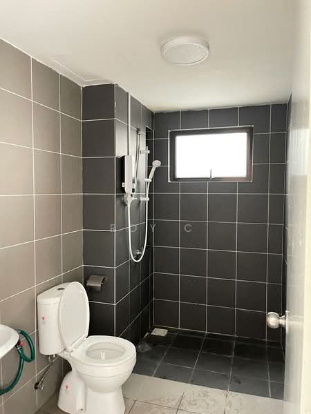 Kondominium untuk Disewa di Residensi Bukit Palma 1 (Palm Hill Residence 1) - Roy C - Bathroom - PropertyGuru.com.my