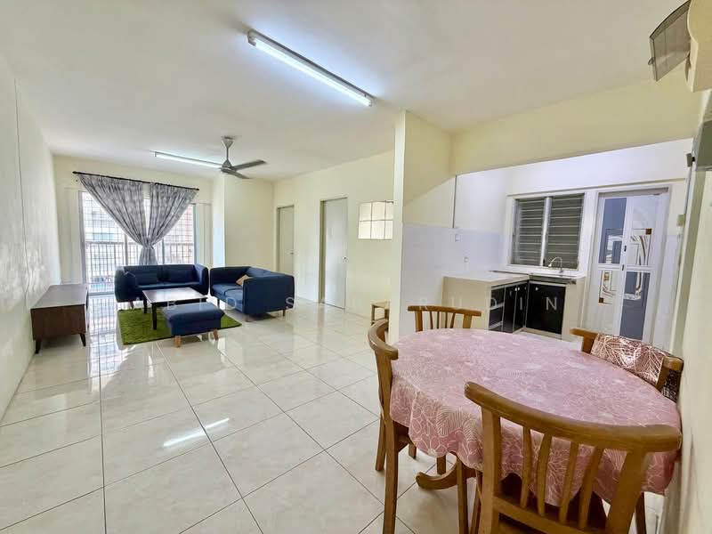 Apartment for Sale at Lakeview Apartments - Abid Sabarudin - Living Room - PropertyGuru.com.my