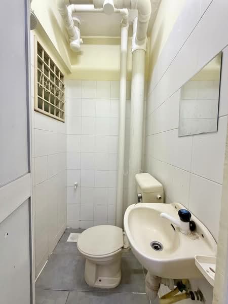 Apartment for Sale at Lakeview Apartments - Abid Sabarudin - Bathroom - PropertyGuru.com.my