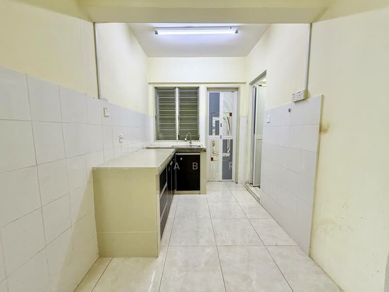 Apartment for Sale at Lakeview Apartments - Abid Sabarudin - Kitchen - PropertyGuru.com.my