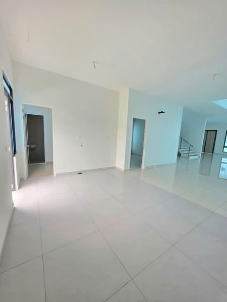 Rumah Banglo untuk Dijual di Taman Molek (Johor Bahru) - Eric Lee - Living Room - PropertyGuru.com.my