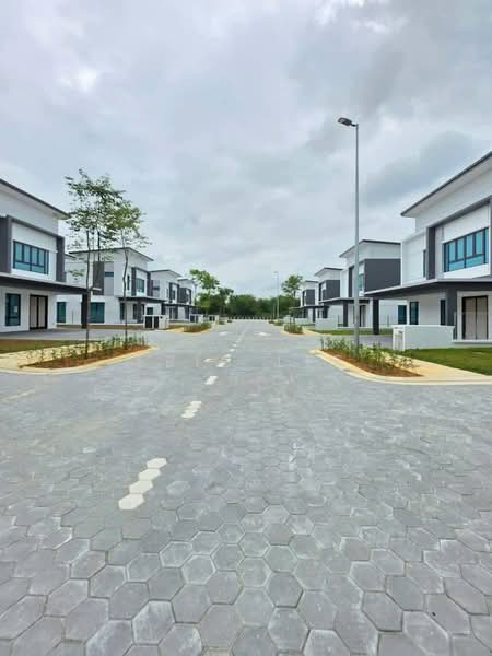 Rumah Banglo untuk Dijual di Taman Molek (Johor Bahru) - Eric Lee - Exterior - PropertyGuru.com.my