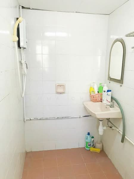 Condominium for Rent at Taman Desa Relau 2 - Emma Chan - Bathroom - PropertyGuru.com.my