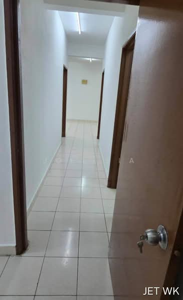 Pangsapuri untuk Disewa di Tropika Apartment - Joel Sia - Corridor - PropertyGuru.com.my