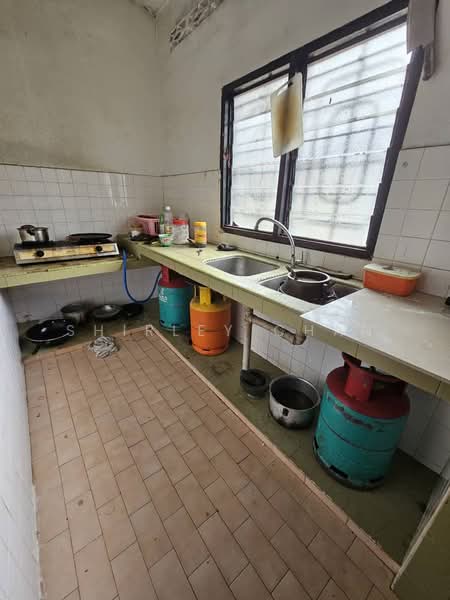 1.5-storey Terraced House for Sale in Batu 9 (Cheras) - Shirley Chan - Kitchen - PropertyGuru.com.my
