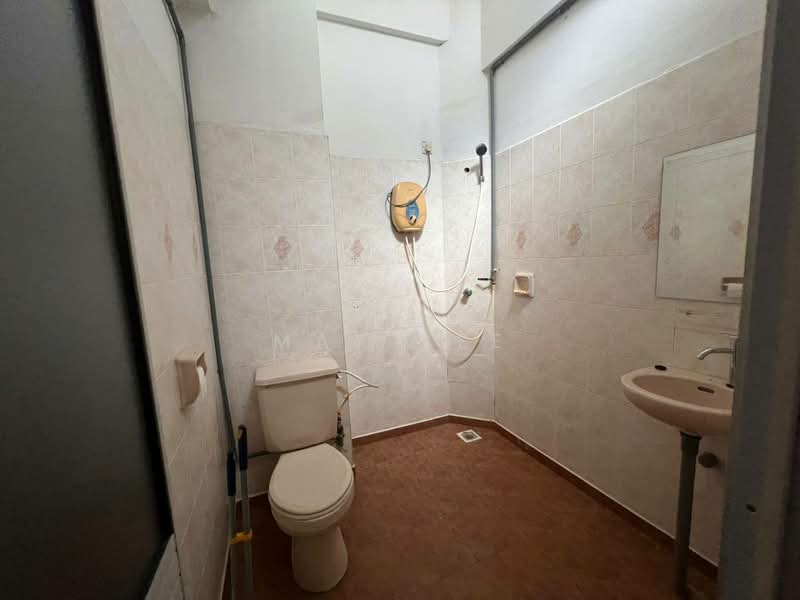 2-storey Terraced House for Rent in Taman Putri Kulai (Kulai) - Max Yee - Bathroom - PropertyGuru.com.my