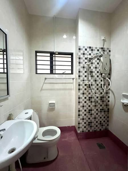 Rumah Teres 2 Tingkat untuk Dijual di Alam Sari (Bangi) - Austin Goh - Bathroom - PropertyGuru.com.my