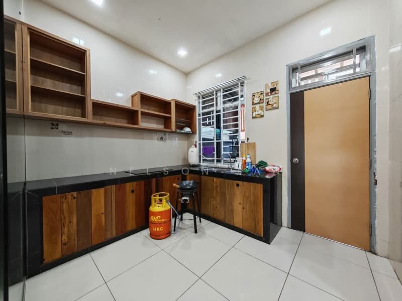 2-storey Terraced House for Rent in Tebrau (Johor) - Nelson Tan - Kitchen - PropertyGuru.com.my