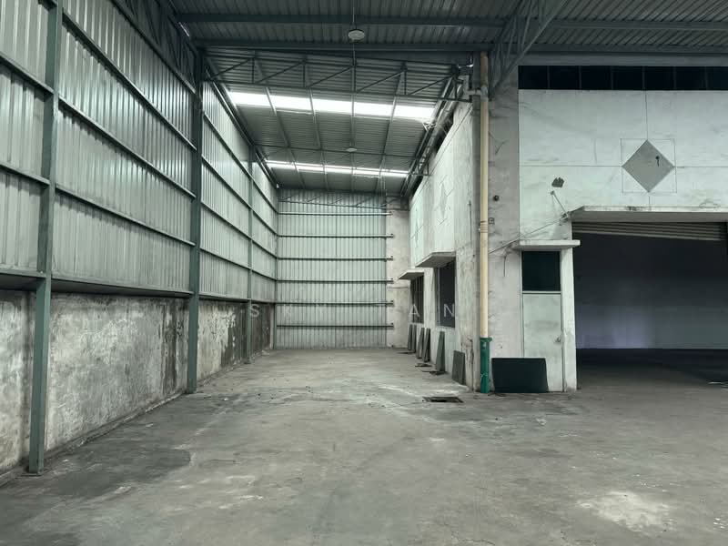 Semi-D Factory for Rent in Taman Perindustrian Cemerlang (Ulu Tiram) - Sky Tan - Interior - PropertyGuru.com.my