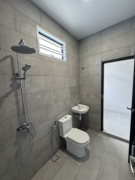 Rumah Teres 2 Tingkat untuk Disewa di Ayer Molek (Melaka) - Chin Siang Liow - Bathroom - PropertyGuru.com.my