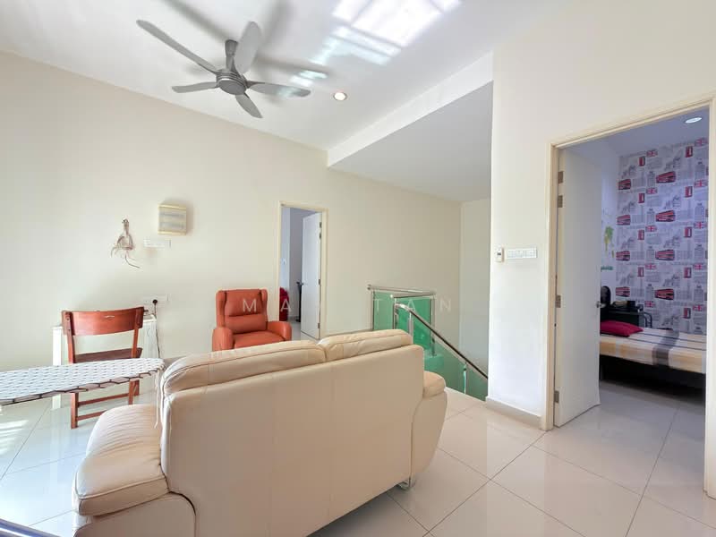 Semi-Detached House for Sale in Taman Kluang Indah (Kluang) - May Tan - Living Room - PropertyGuru.com.my