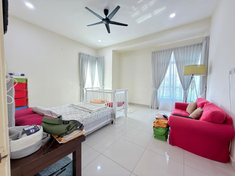 Semi-Detached House for Sale in Taman Kluang Indah (Kluang) - May Tan - Bedroom - PropertyGuru.com.my