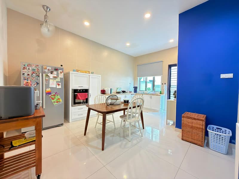 Semi-Detached House for Sale in Taman Kluang Indah (Kluang) - May Tan - Kitchen - PropertyGuru.com.my
