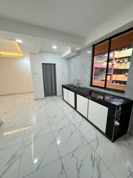 Rumah Flat untuk Dijual di Flat Temenggong - Glenn Twe - Kitchen - PropertyGuru.com.my