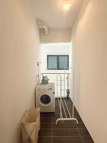 Kondominium untuk Disewa di Amberside @ Country Garden Danga Bay - Ben Foo - Corridor - PropertyGuru.com.my