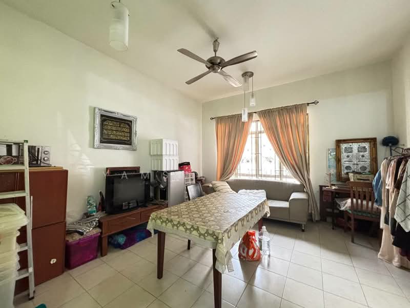 Rumah Teres 2 Tingkat untuk Dijual di Shah Alam (Selangor) - Syamsul Ilham - Living Room - PropertyGuru.com.my