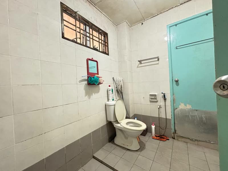 Rumah Teres 2 Tingkat untuk Dijual di Shah Alam (Selangor) - Syamsul Ilham - Bathroom - PropertyGuru.com.my
