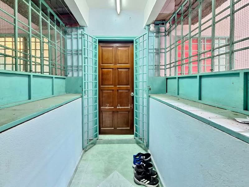 Flat for Sale at Bandar Bukit Tinggi 2 - Norfaizah Ahmad - Entrance - PropertyGuru.com.my