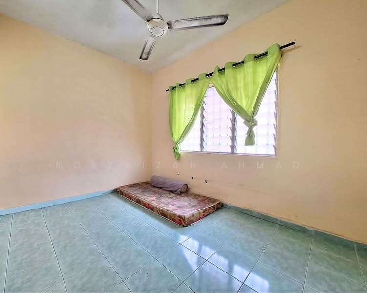 Flat for Sale at Bandar Bukit Tinggi 2 - Norfaizah Ahmad - Bedroom - PropertyGuru.com.my