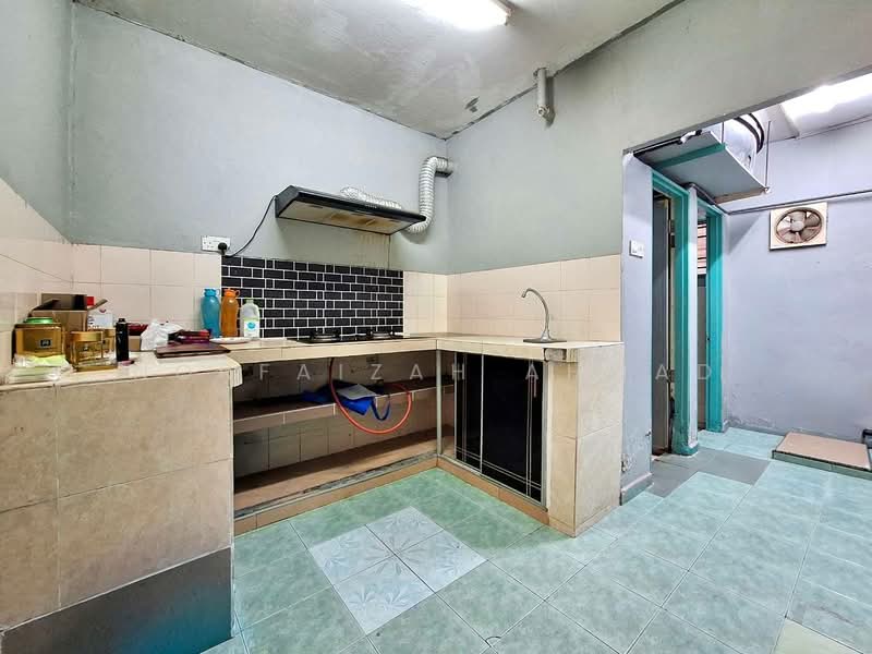 Flat for Sale at Bandar Bukit Tinggi 2 - Norfaizah Ahmad - Kitchen - PropertyGuru.com.my