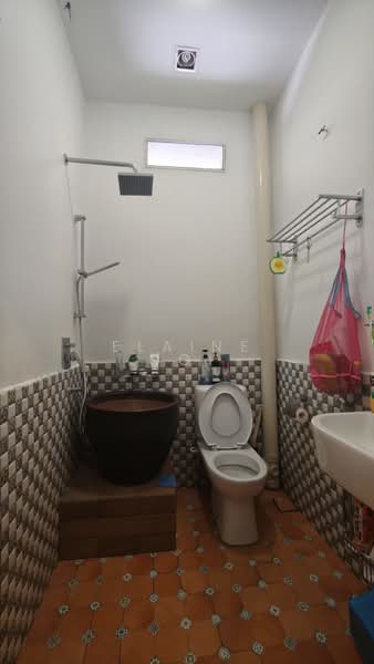 Rumah Teres 3 Tingkat untuk Dijual di Ayer Itam (Penang) - Elaine Ooi - Bathroom - PropertyGuru.com.my