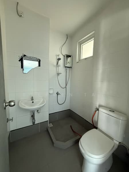 Service Residence for Sale at Seasons Amara Larkin - Stephen Tan - Bathroom - PropertyGuru.com.my