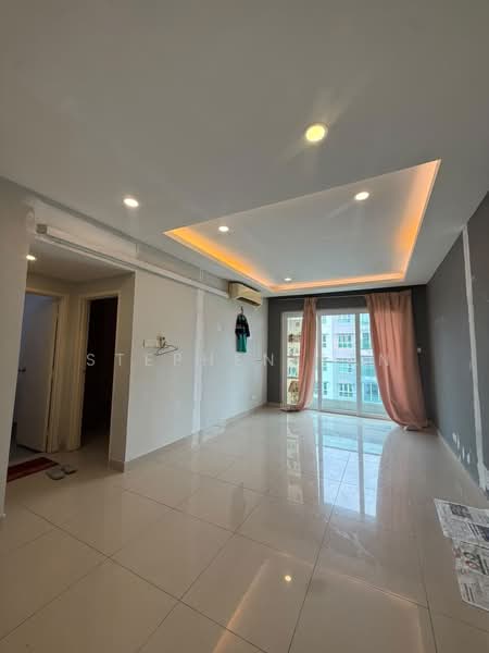 Servis Apartment untuk Dijual di Seasons Amara Larkin - Stephen Tan - Living Room - PropertyGuru.com.my