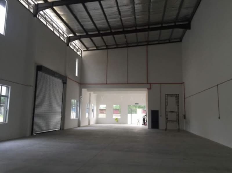 Factory for Rent in Taman Perindustrian Cemerlang (Ulu Tiram) - Sky Tan - Interior - PropertyGuru.com.my