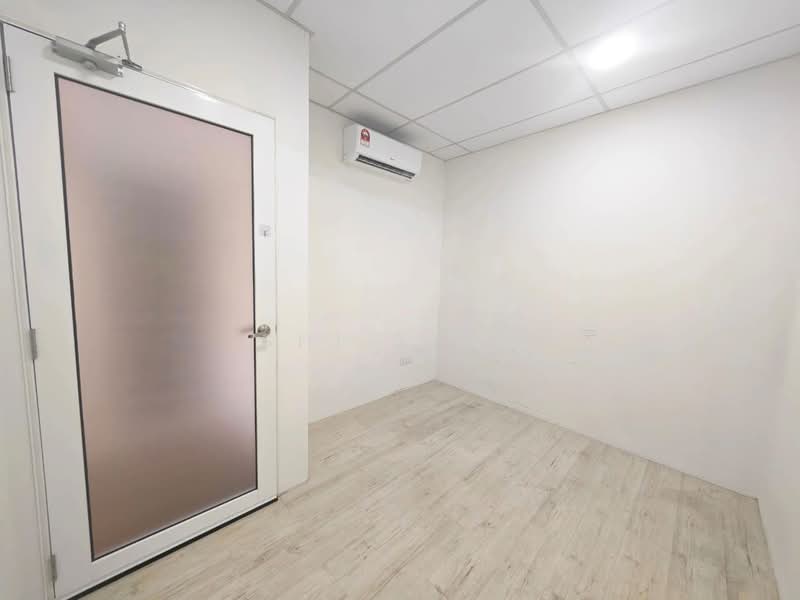 Shop / Office for Sale in Taman Mount Austin (Tebrau) - Shi Ting - Interior - PropertyGuru.com.my