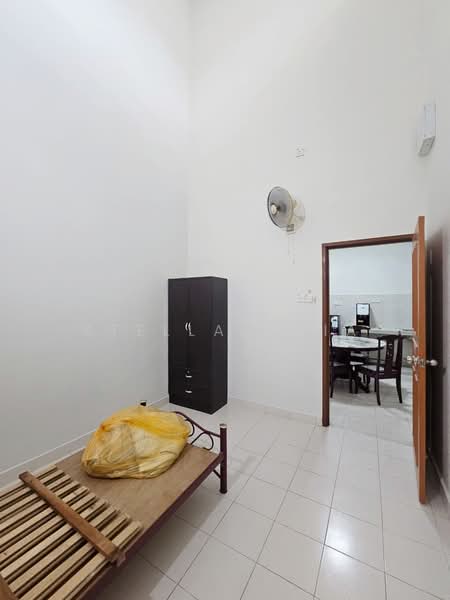 1.5-storey Terraced House for Rent in Ulu Tiram (Johor) - Stella Chia - Bedroom - PropertyGuru.com.my