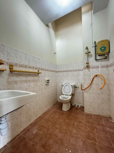 Rumah Teres 2 Tingkat untuk Disewa di Puchong (Selangor) - Jayden Lee - Bathroom - PropertyGuru.com.my