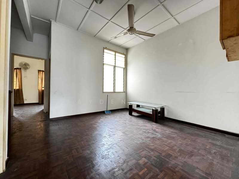 Rumah Teres 2 Tingkat untuk Disewa di Puchong (Selangor) - Jayden Lee - Living Room - PropertyGuru.com.my