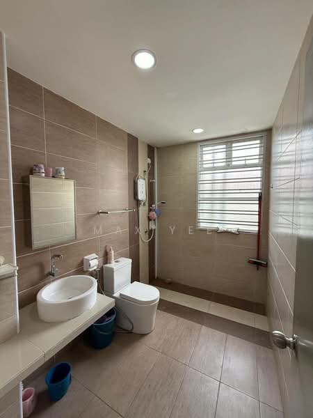 2-storey Terraced House for Sale in Bandar Putra (Kulai) - Max Yee - Bathroom - PropertyGuru.com.my