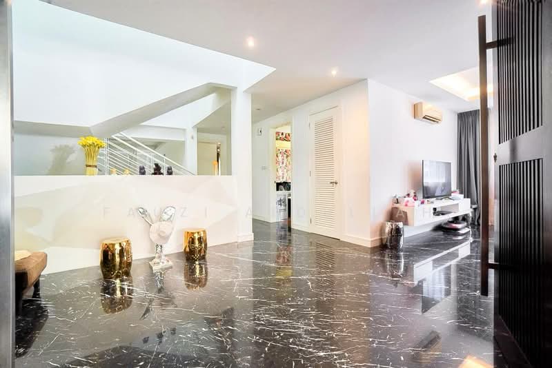 Rumah Berkembar untuk Dijual di Ampang (Selangor) - Fauzi Abdullah - Living Room - PropertyGuru.com.my