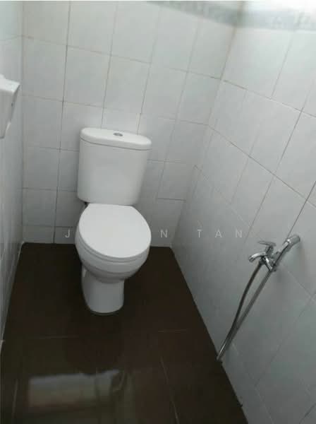 Shop for Rent in Bandar Puteri Puchong (Puchong) - Jarren Tan - Bathroom - PropertyGuru.com.my