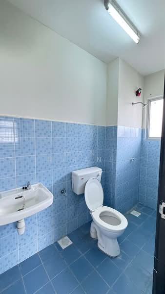 Townhouse for Sale in Taman Saujana Suria (Kajang) - Wan Nurani - Bathroom - PropertyGuru.com.my