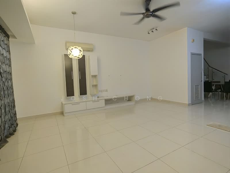 Rumah Teres 2.5 Tingkat untuk Disewa di Putra Heights (Subang Jaya) - Josh Chong - Living Room - PropertyGuru.com.my