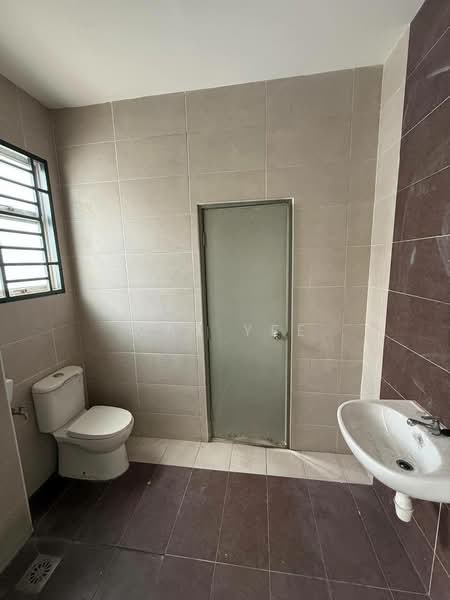 2-storey Terraced House for Sale in Bandar Putra (Kulai) - Max Yee - Bathroom - PropertyGuru.com.my